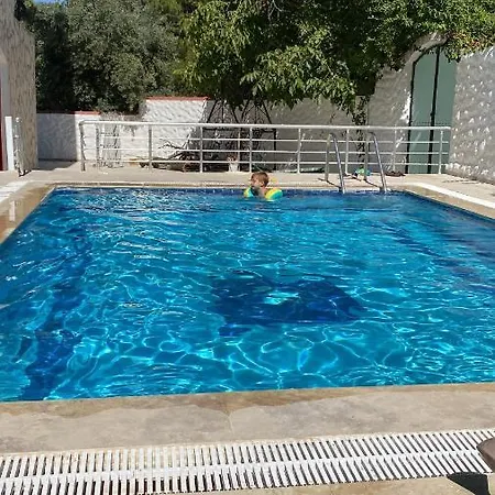 Nar Villa *